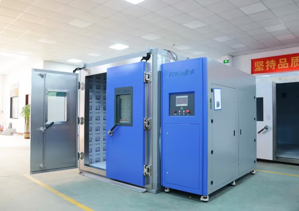 步入式恒溫恒濕試驗(yàn)箱做雙85測試要注意哪些事項(xiàng)