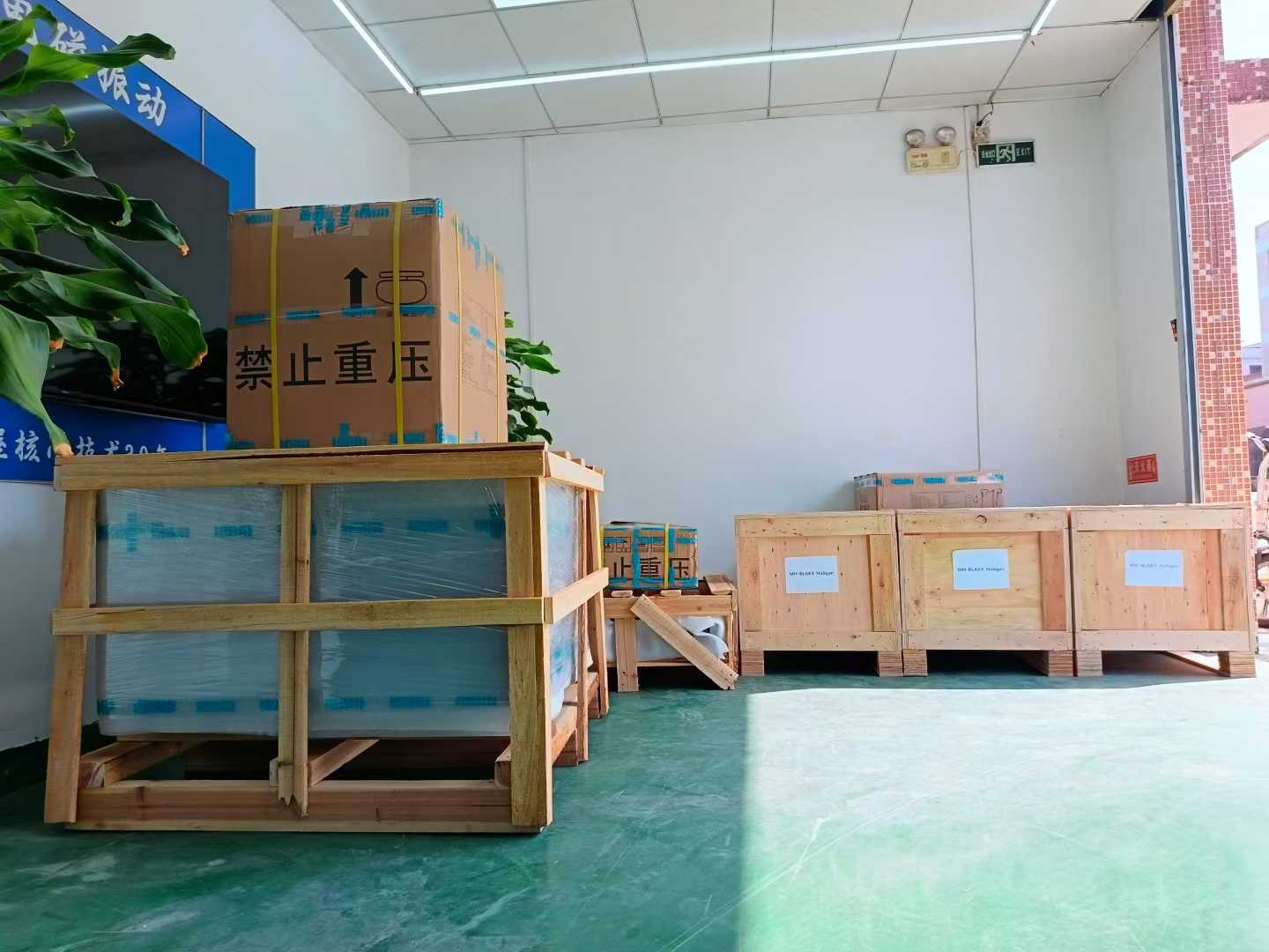 勤卓電磁振動(dòng)臺批量發(fā)往海外,多型號全覆蓋,賦能全球品質(zhì)檢測 /static/upload/image/20260317/1773739782170815.jpg